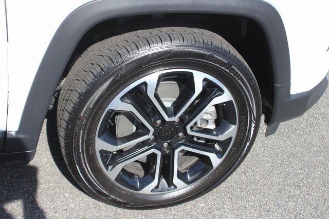 Used 2024 Jeep Compass Limited image 34