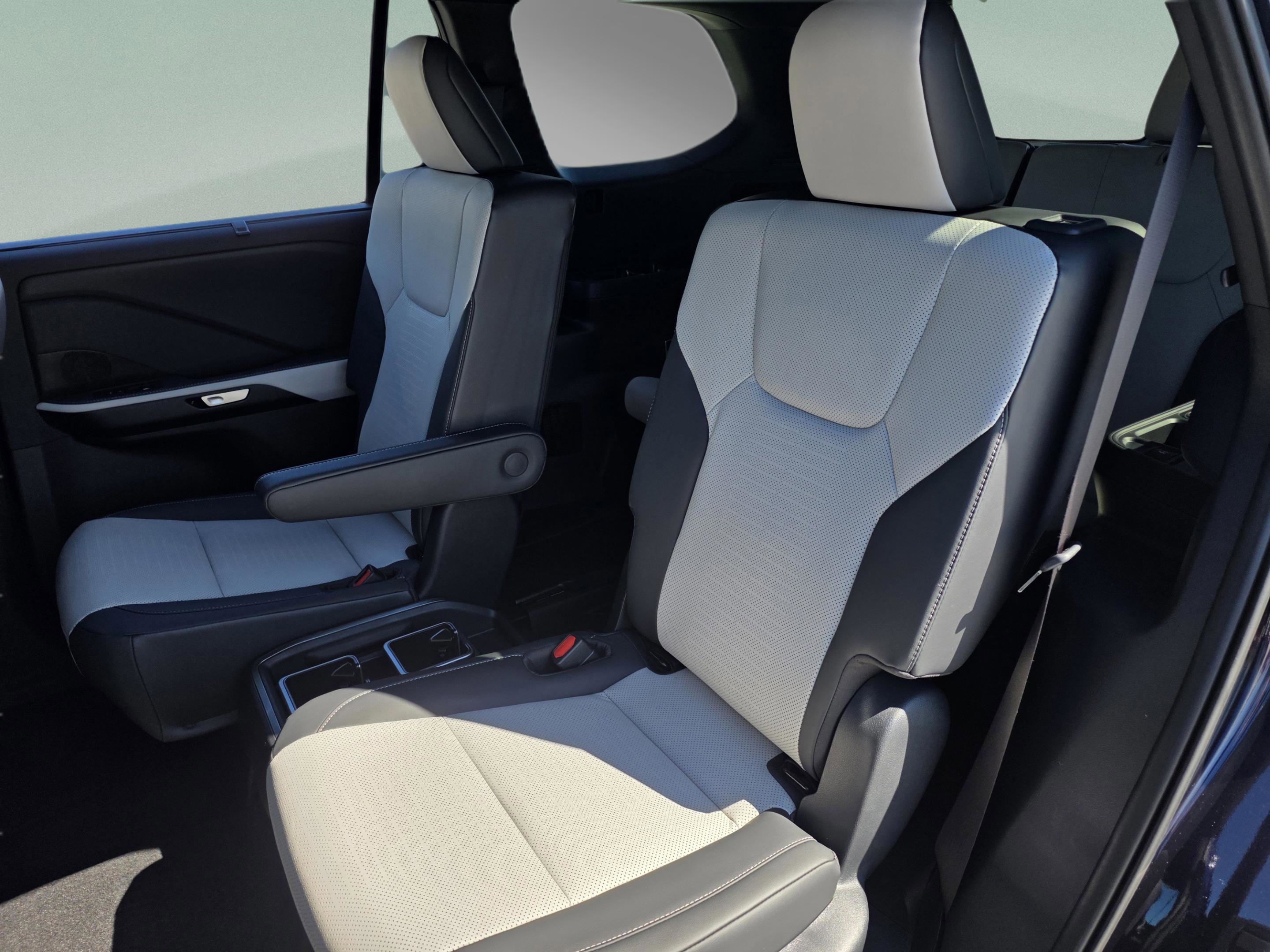 New 2026 Lexus TX 500h AWD image 27