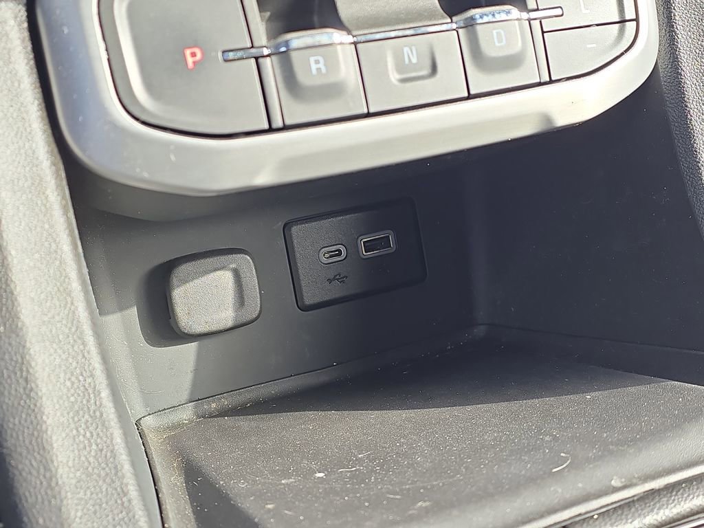 Used 2023 GMC Acadia SLE image 26