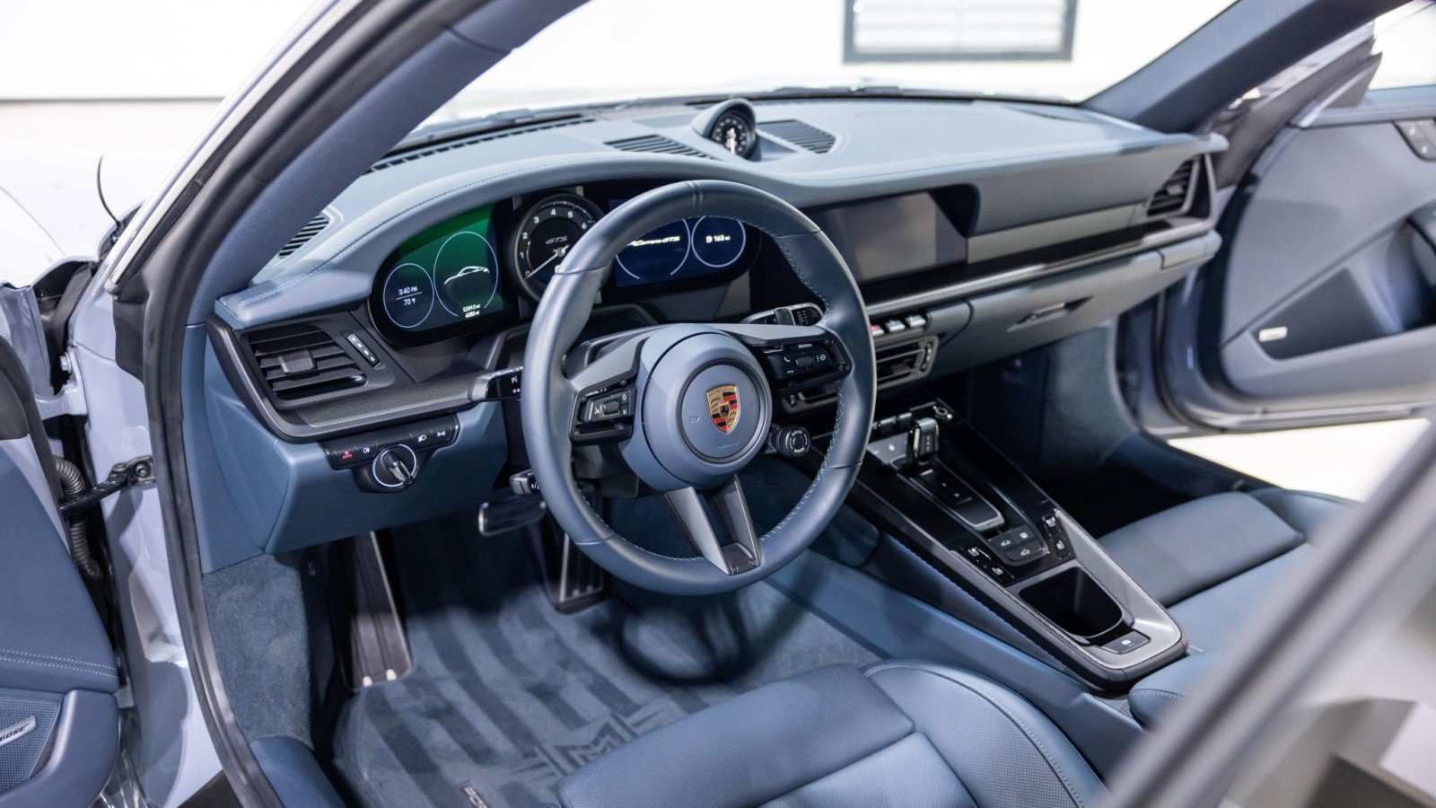 Used 2024 Porsche 911 Carrera GTS w/ Premium Package image 39