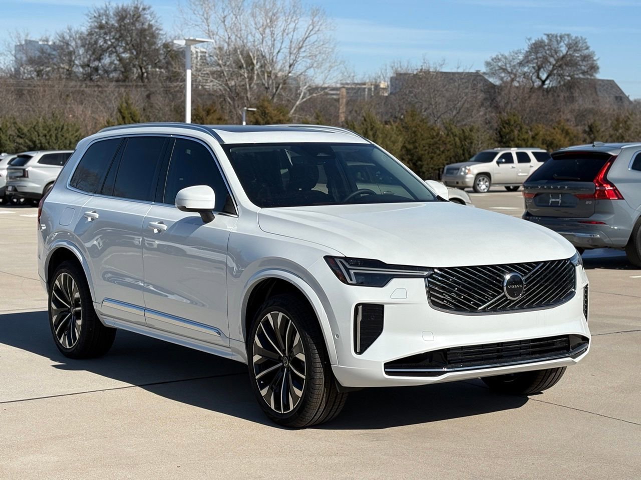New 2026 Volvo XC90 T8 Plus w/ Protection Package Premier image 4