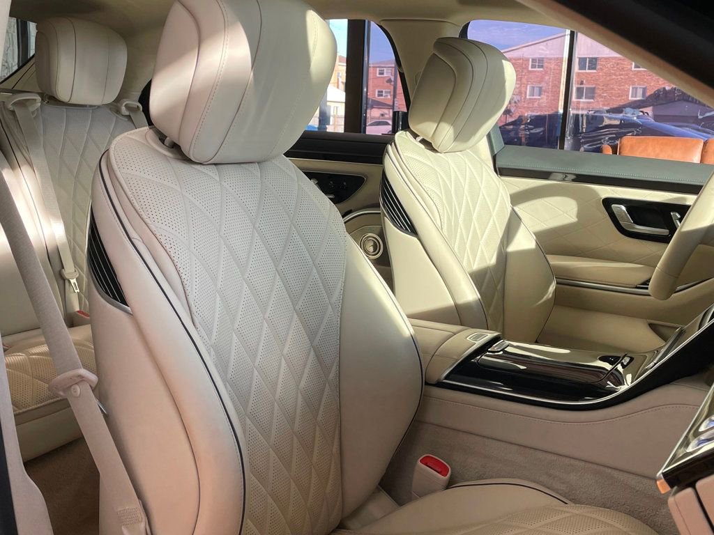 Used 2023 Mercedes-Benz S 580e 4MATIC Sedan w/ AMG Line image 33