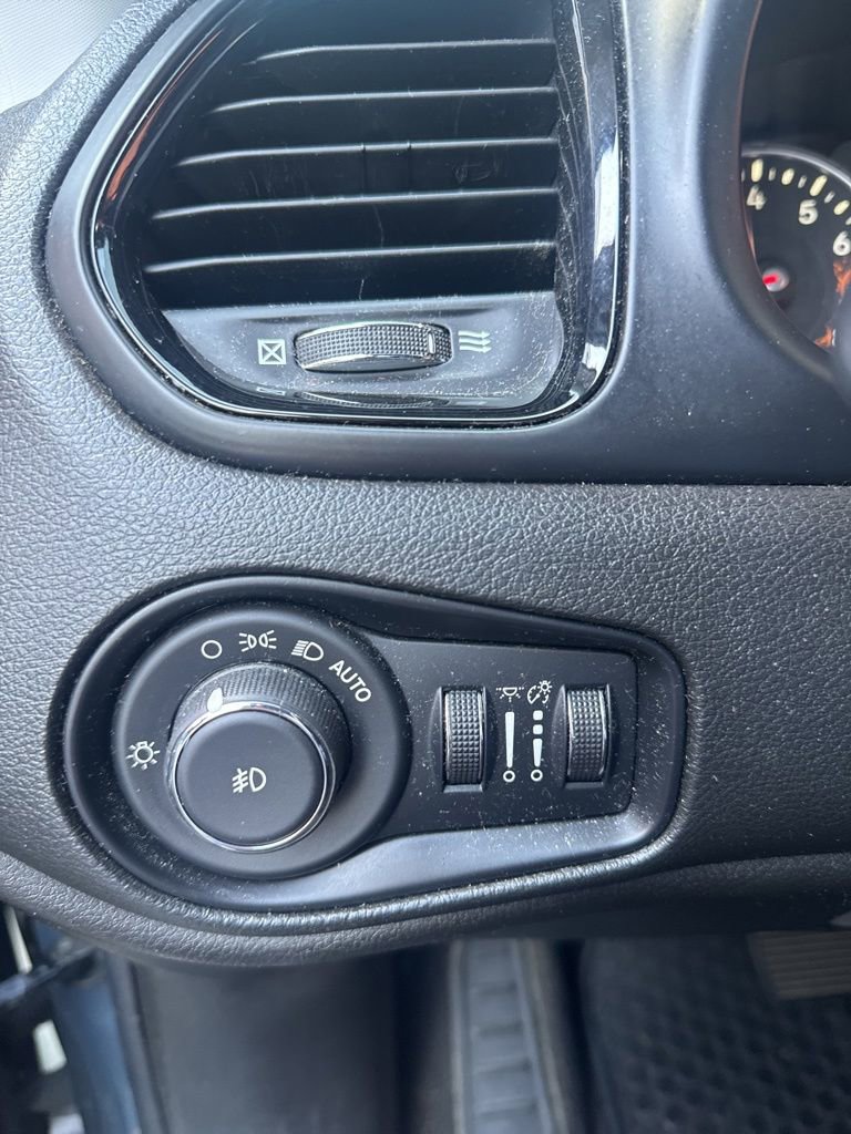 Used 2017 Jeep Renegade Altitude w/ Safety & Security Group (ALP) AWD/4WD image 11