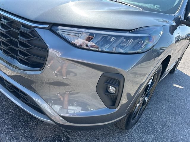 Used 2023 Ford Escape ST-Line Select w/ Tech Pack #2 AWD/4WD image 9