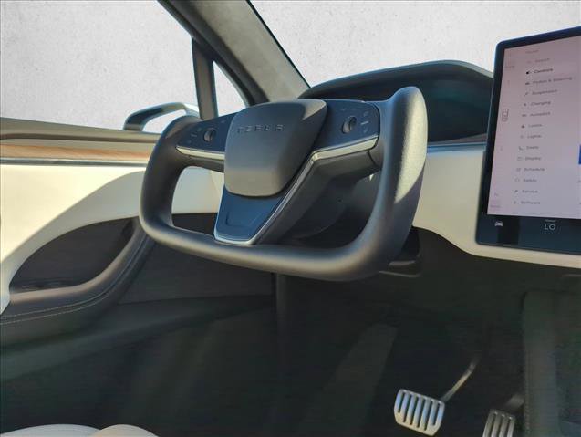 Used 2022 Tesla Model X image 28