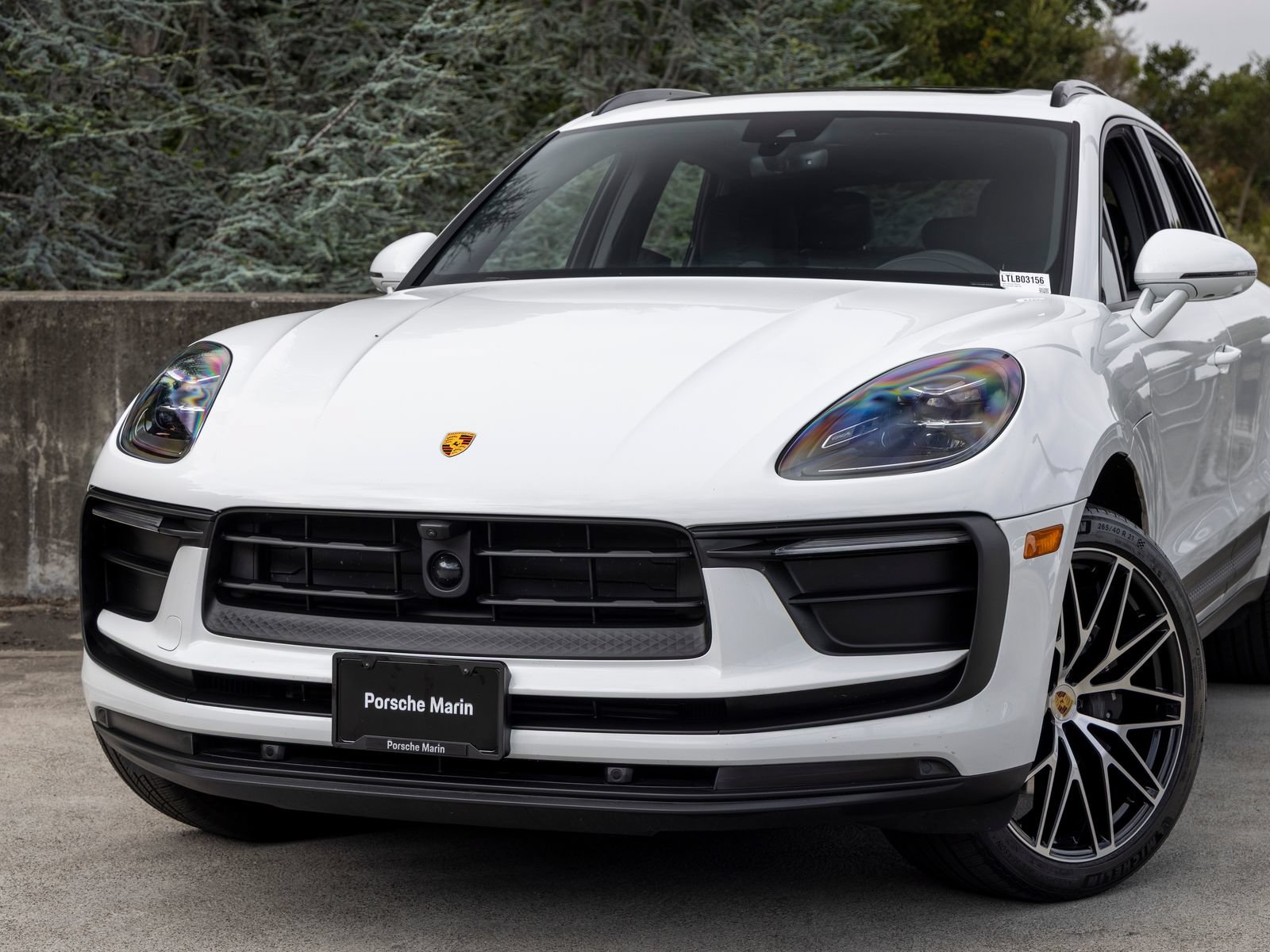Certified 2026 Porsche Macan AWD/4WD image 7