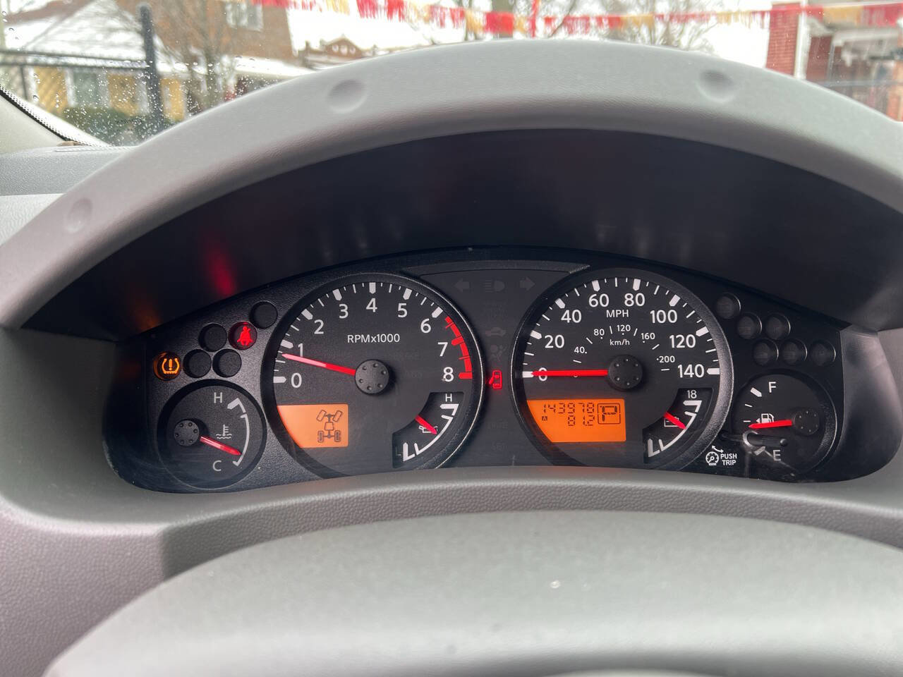 Used 2010 Nissan Frontier SE image 26