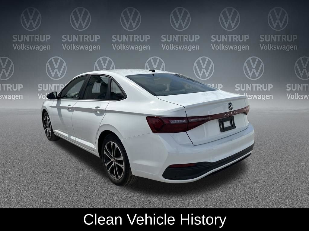Used 2025 Volkswagen Jetta Sport image 3