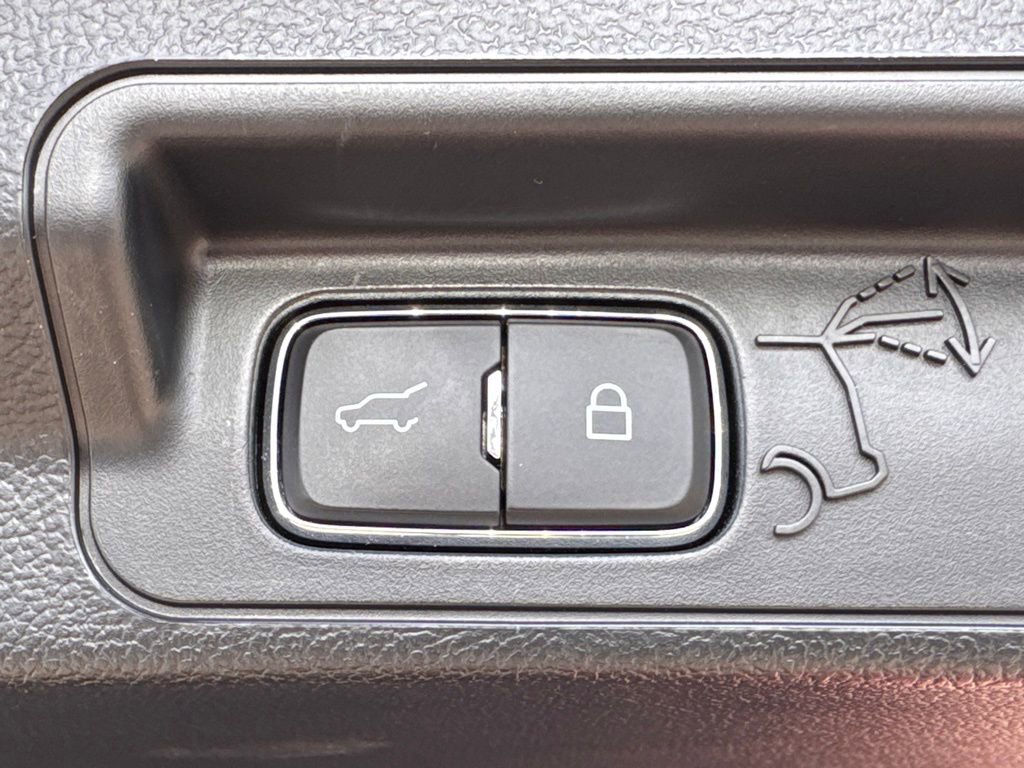 Certified 2023 Ford Explorer XLT w/ Equipment Group 202A image 14