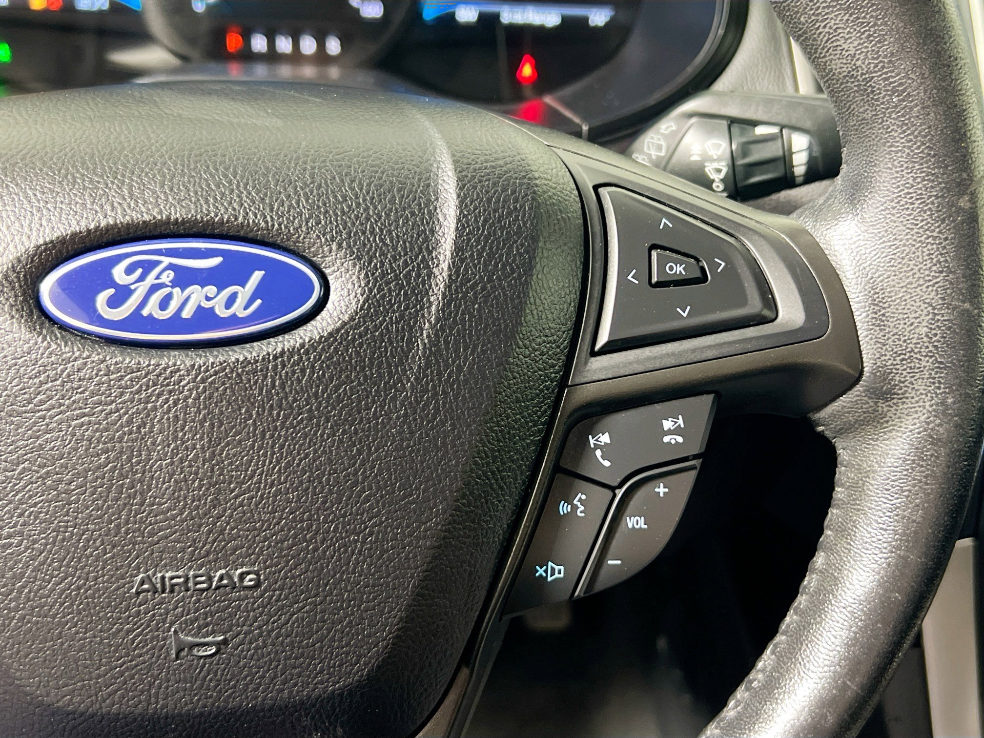 Used 2022 Ford Edge SEL image 19