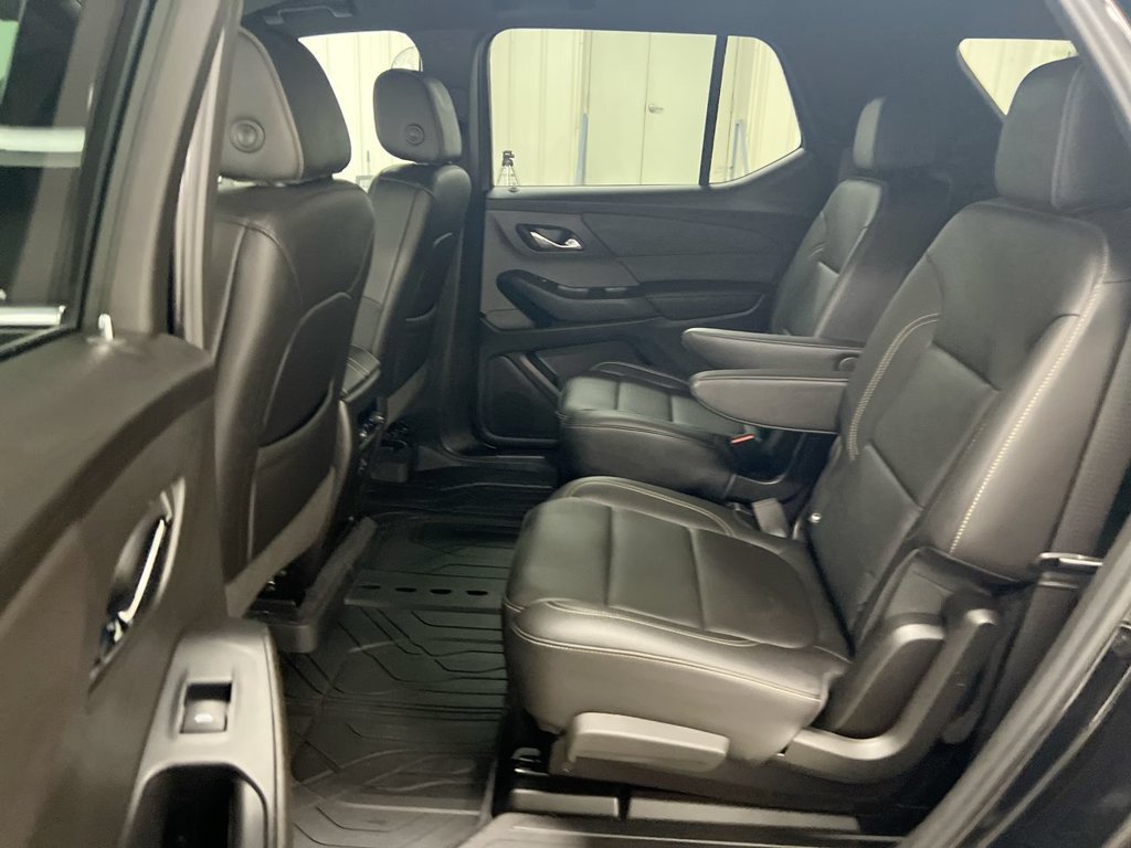 Used 2022 Chevrolet Traverse LT w/ LPO, Floor Liner Package AWD/4WD image 22