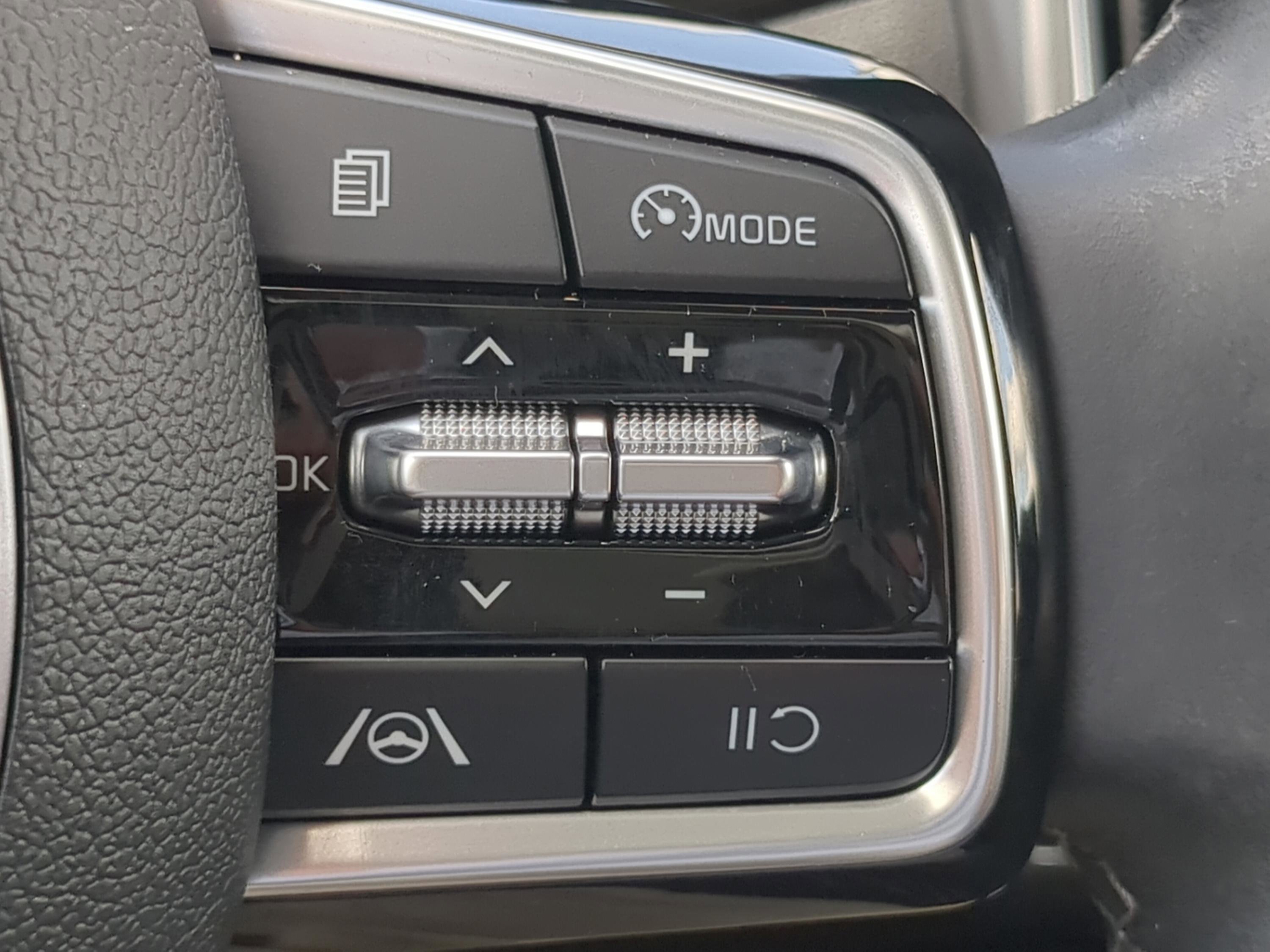 Certified 2023 Kia Sorento S w/ Panoramic Sunroof Package FWD image 21