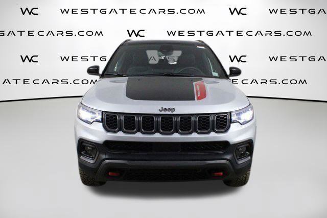 Used 2024 Jeep Compass Trailhawk AWD/4WD image 4