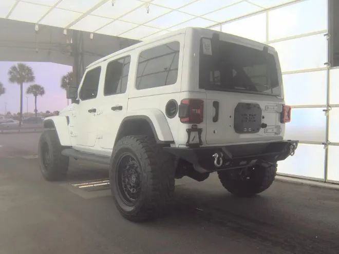 Used 2018 Jeep Wrangler Unlimited Sahara w/ LED Lighting Group AWD/4WD image 2