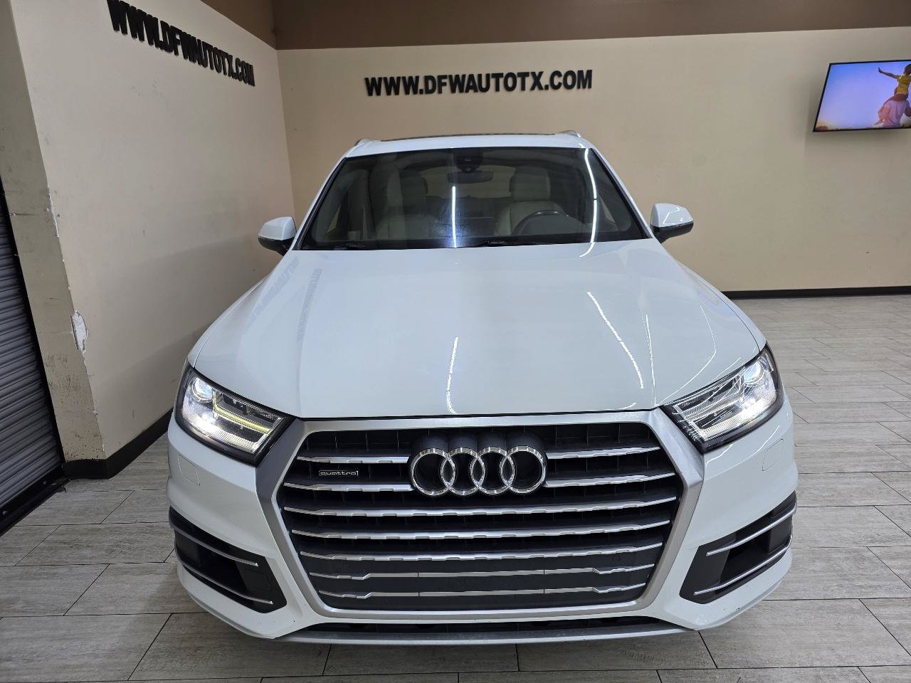 Used 2017 Audi Q7 3.0T Premium AWD/4WD image 3