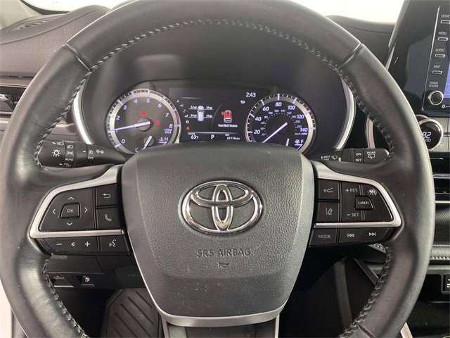 Used 2022 Toyota Highlander XLE image 16
