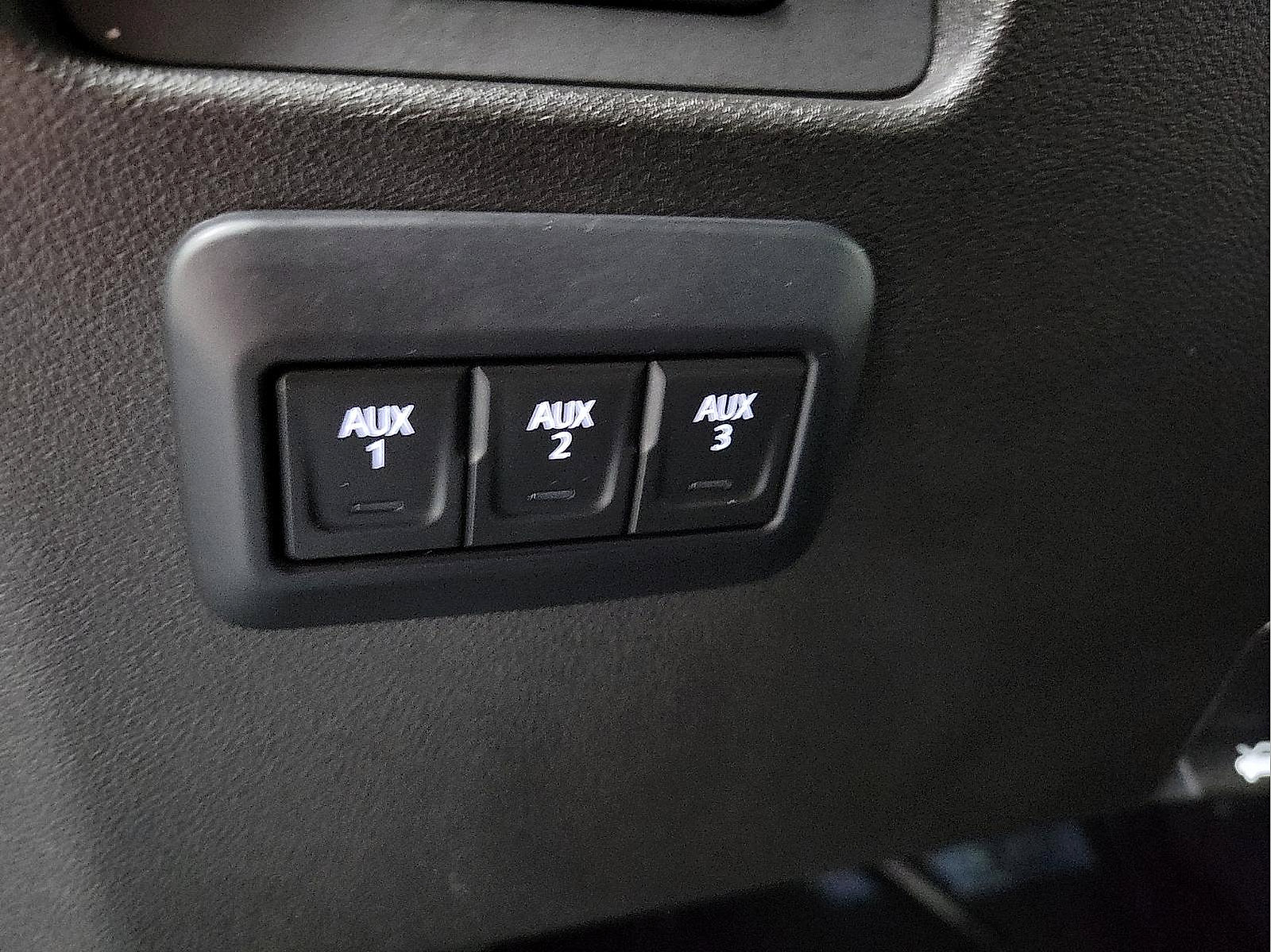 Used 2024 GMC Canyon AT4X w/ AT4X AEV Edition AWD/4WD image 13