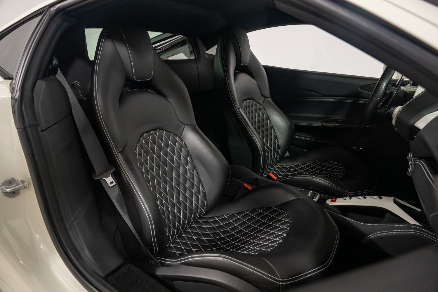 Used 2017 Ferrari 488 GTB RWD image 24