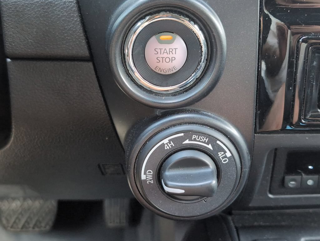 Used 2021 Nissan Titan PRO-4X w/ Pro-4x Convenience Package AWD/4WD image 24