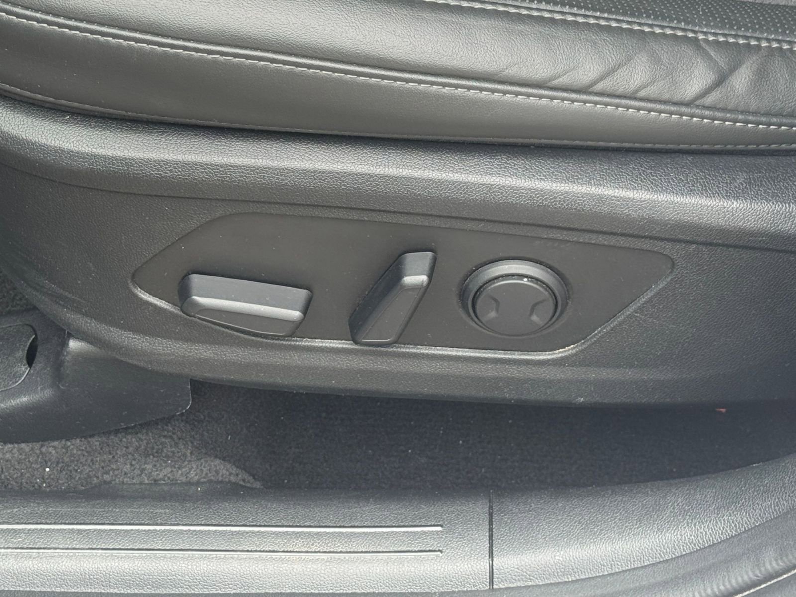 Used 2024 Kia Sorento S image 24