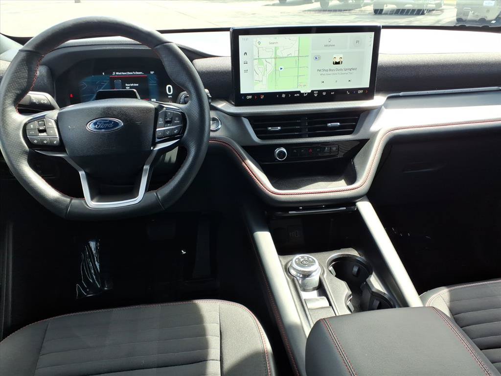 Used 2025 Ford Explorer ST-Line w/ ST-Line Street Pack AWD/4WD image 9