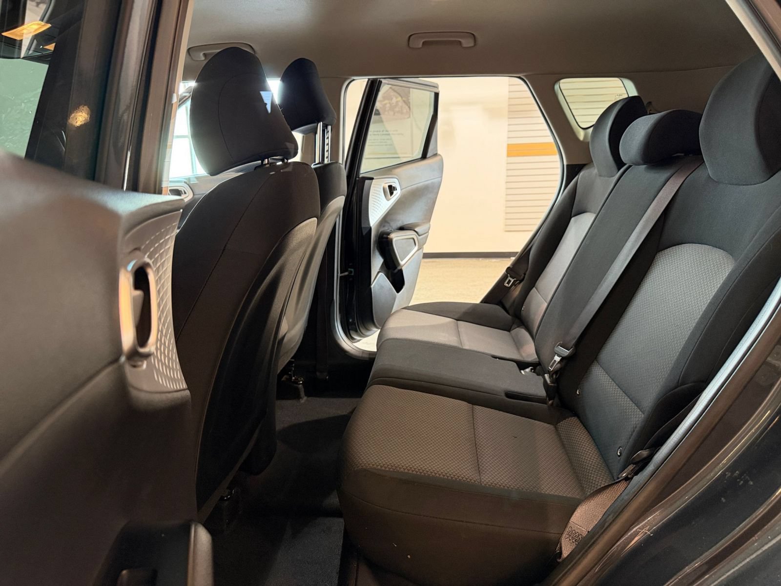 Used 2025 Kia Soul LX w/ LX Technology Package FWD image 24