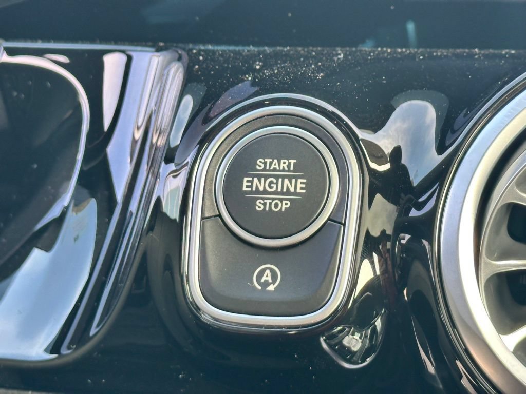 New 2025 Mercedes-Benz GLA 35 AMG 4MATIC image 29