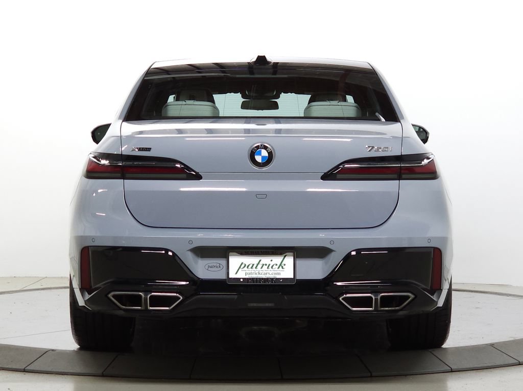 Used 2023 BMW 760i xDrive w/ Luxury Rear Seating Package AWD/4WD image 7