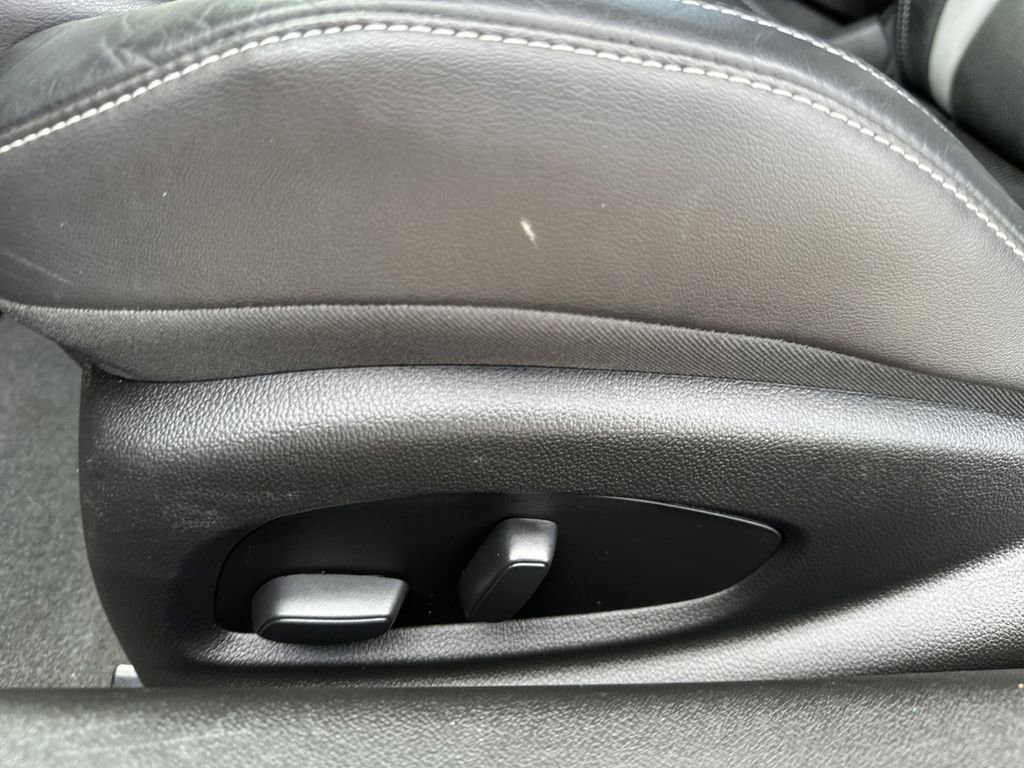 Certified 2024 Chevrolet Camaro LT image 16