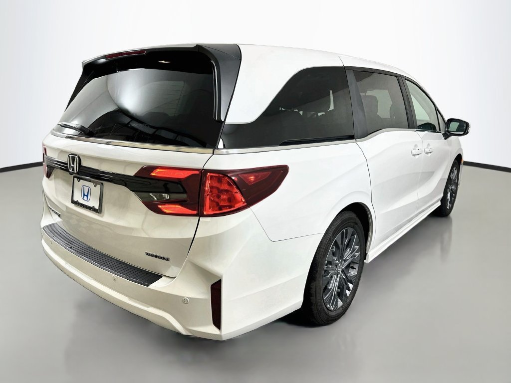Certified 2026 Honda Odyssey Touring image 5