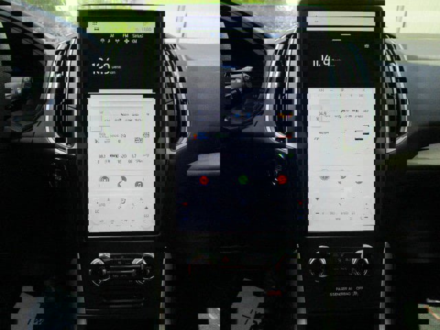 Used 2024 Ford Edge SEL image 15