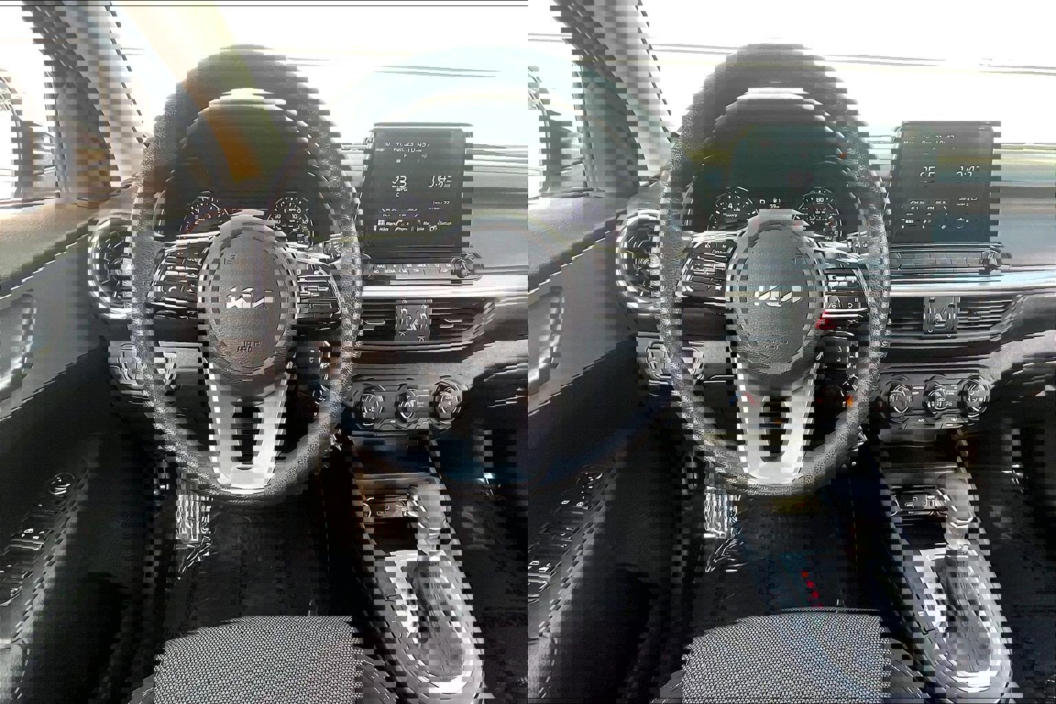 Used 2024 Kia Forte LXS image 6