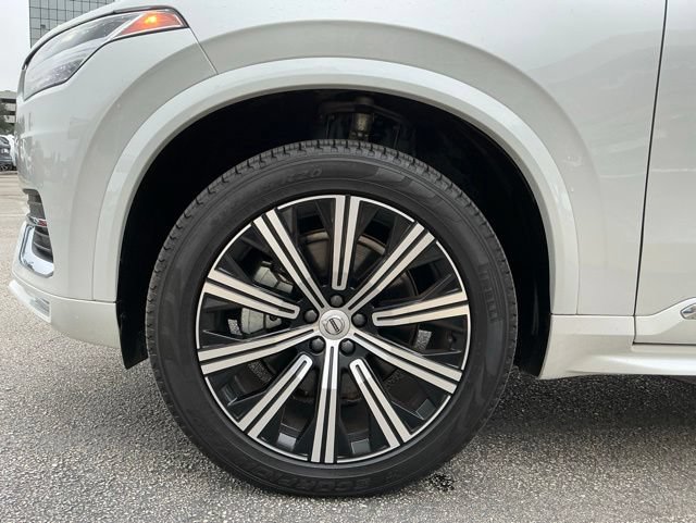 Certified 2025 Volvo XC90 B5 Core AWD/4WD image 3