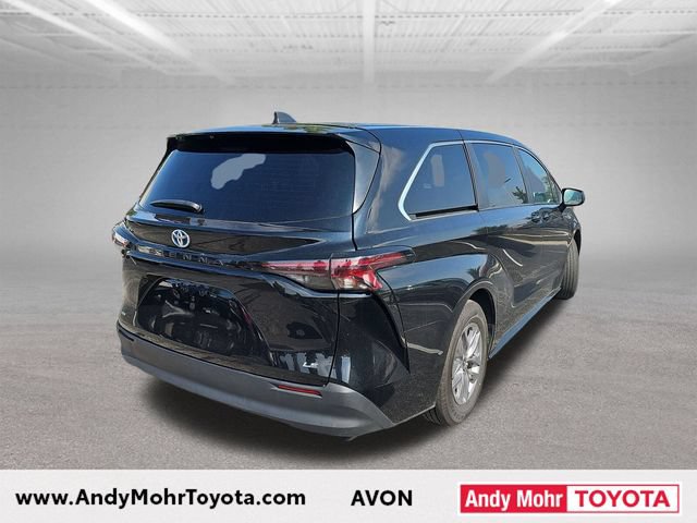 Used 2025 Toyota Sienna LE FWD image 7