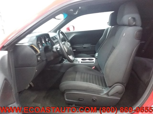Used 2012 Dodge Challenger R/T RWD image 9