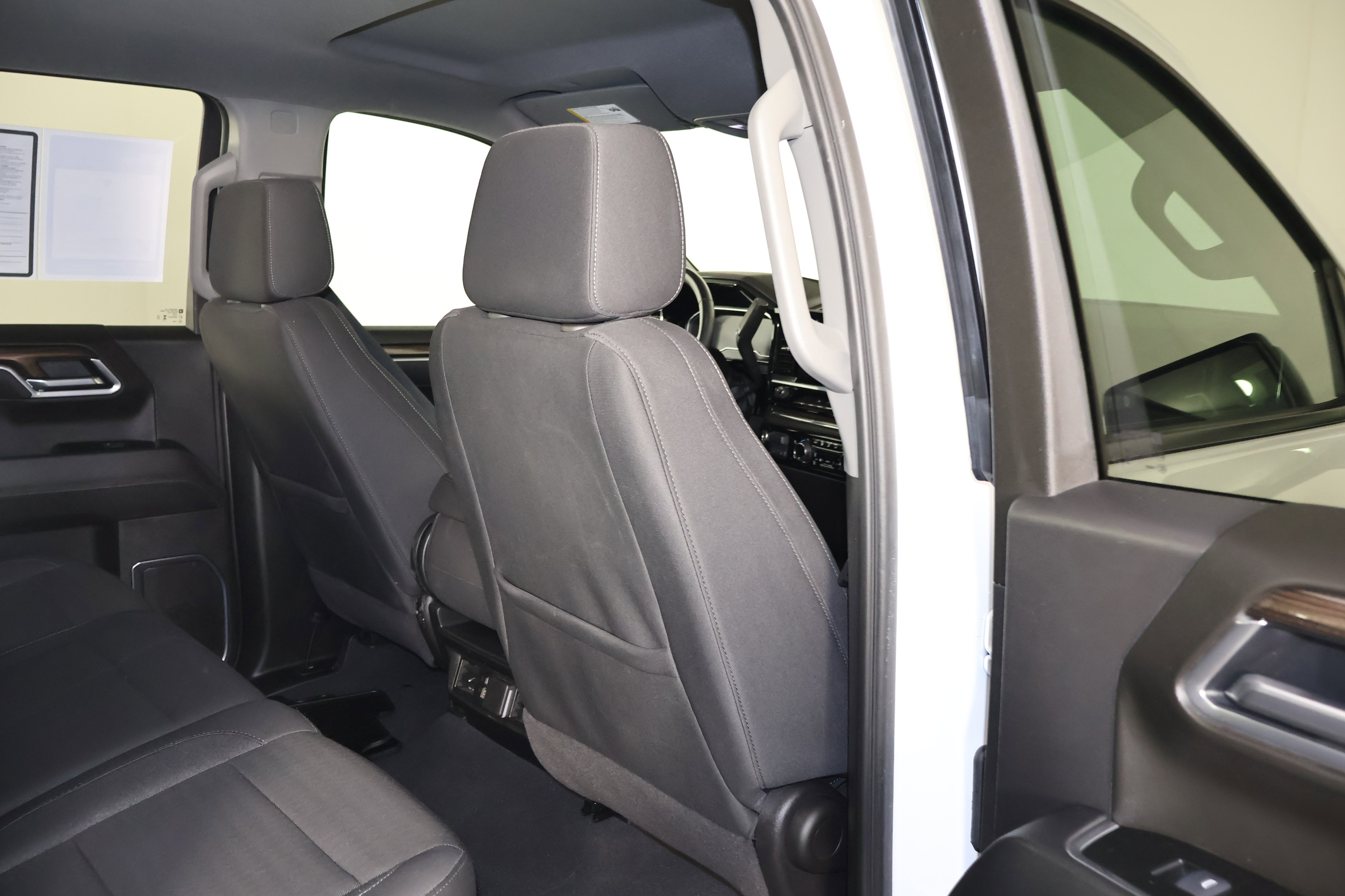 Used 2025 Chevrolet Silverado 1500 LT image 44