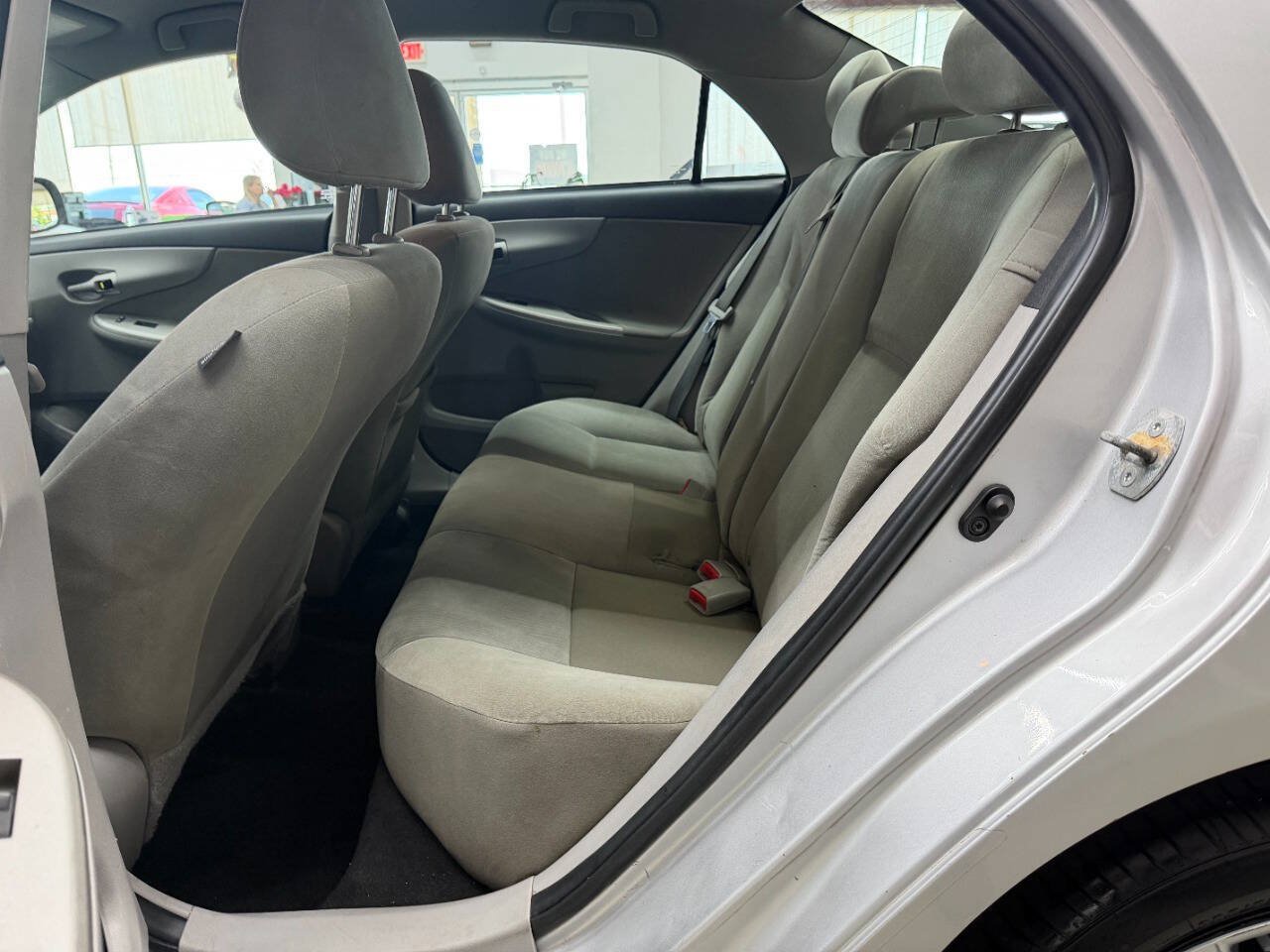Used 2012 Toyota Corolla LE FWD image 13
