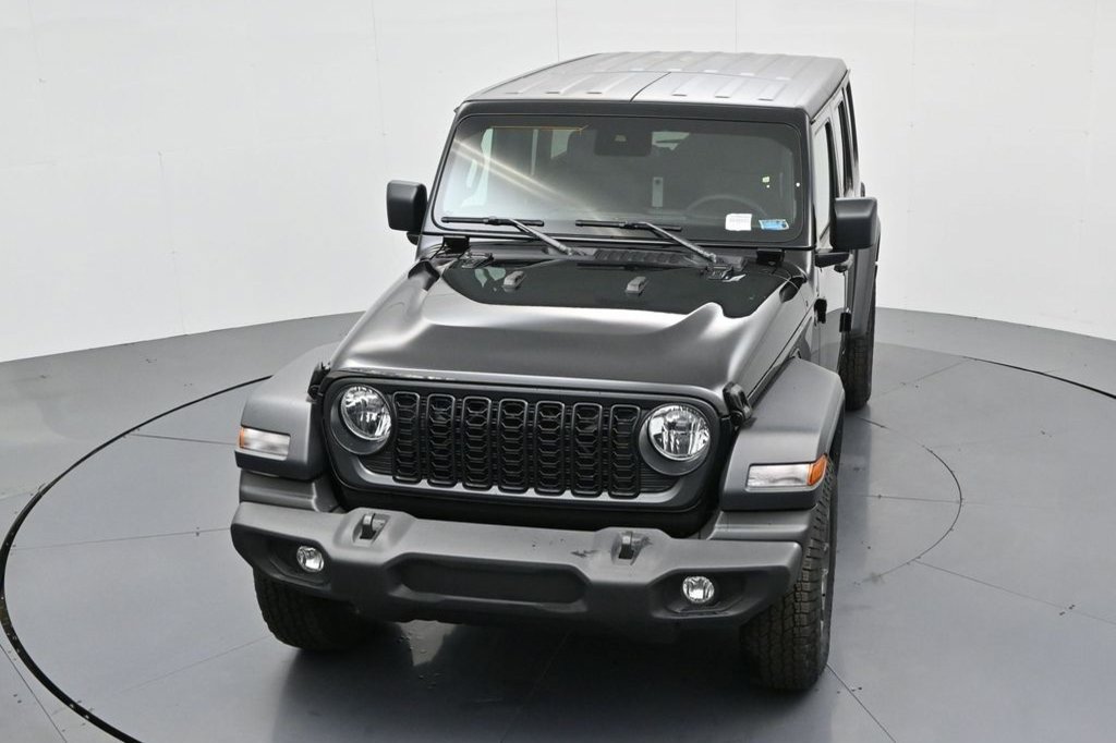 Used 2024 Jeep Wrangler Unlimited Sport AWD/4WD image 13