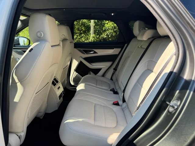 Certified 2025 Jaguar F-PACE R-Dynamic S AWD/4WD image 13