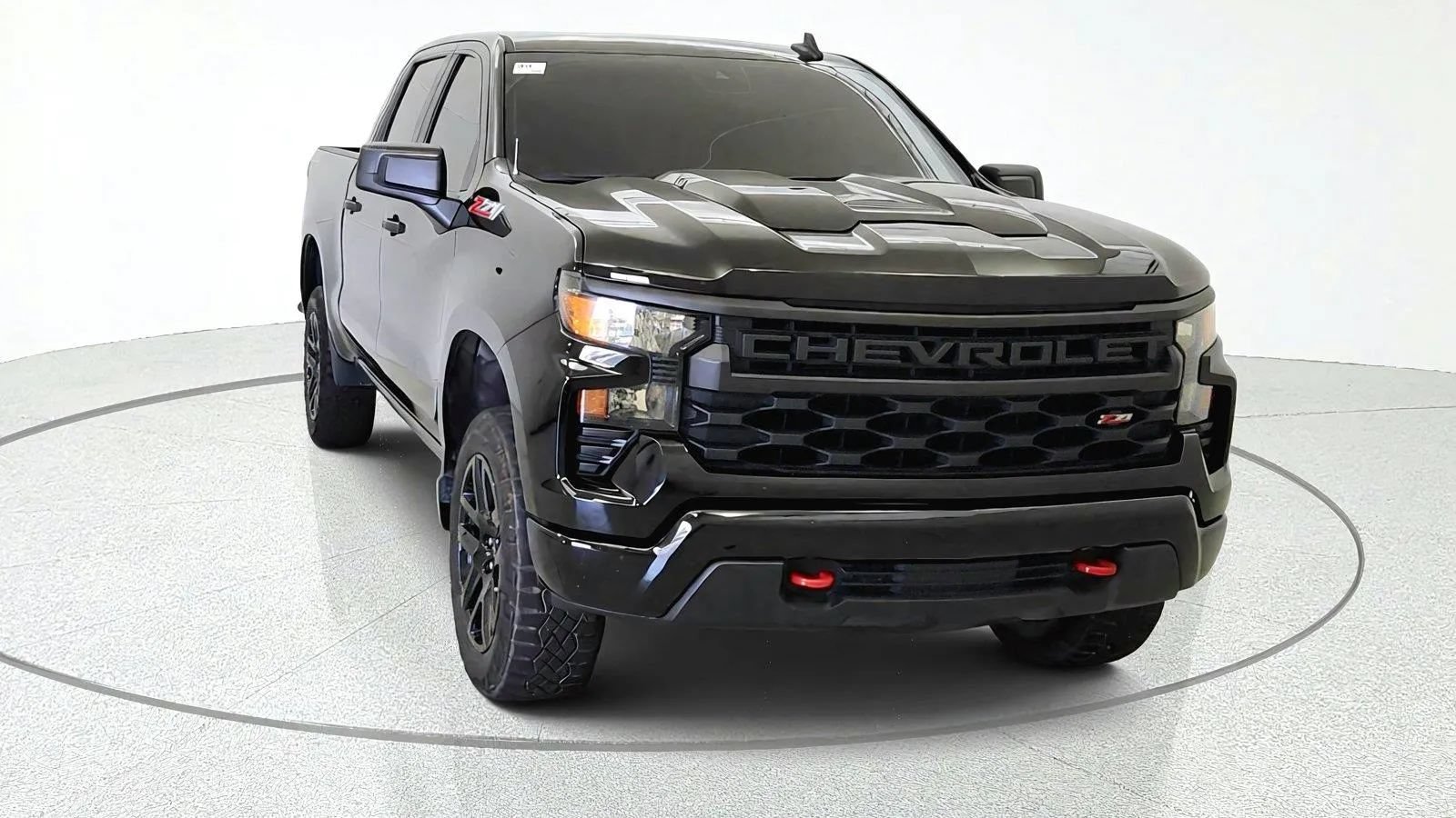 Used 2025 Chevrolet Silverado 1500 Custom Trail Boss AWD/4WD image 2