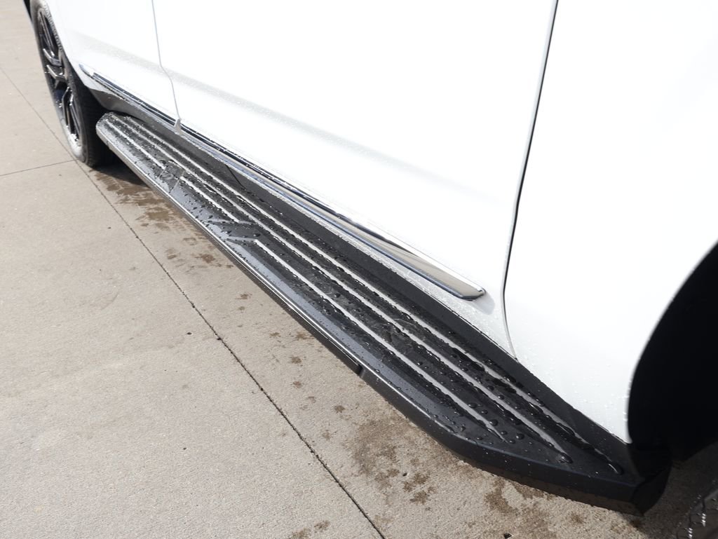 New 2026 GMC Yukon XL Elevation w/ LPO, Elevation Black Package image 10