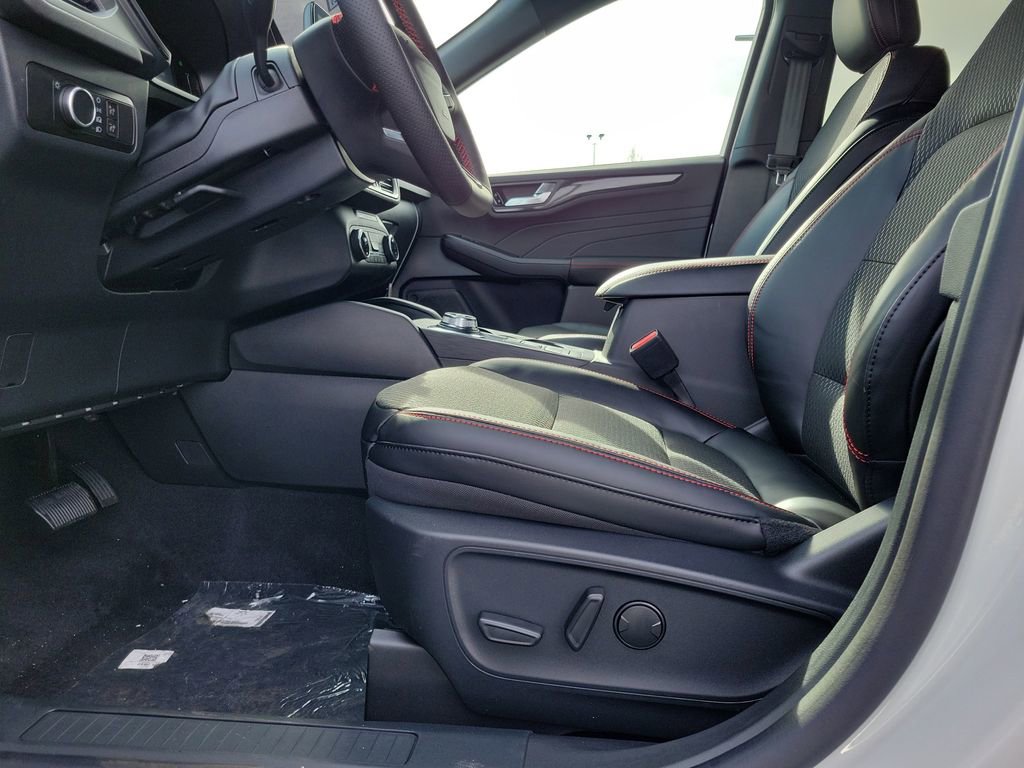 New 2026 Ford Escape ST-Line w/ Cold Weather Package image 17
