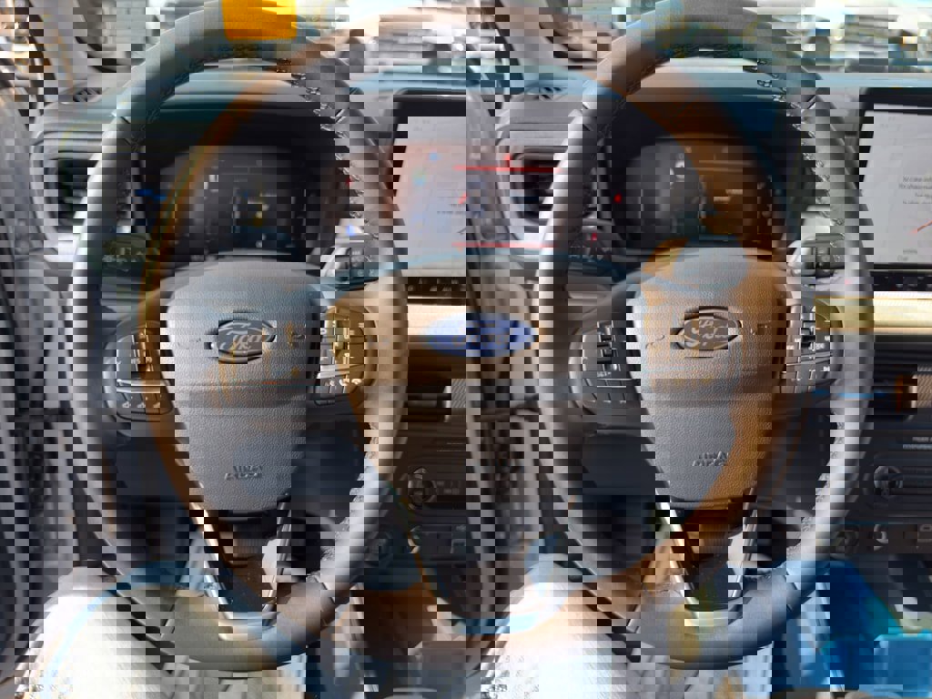 New 2025 Ford Maverick XLT w/ XLT Luxury Package image 13