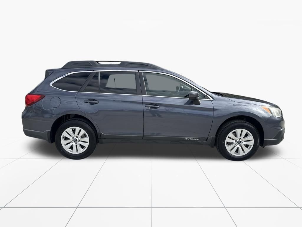 Used 2017 Subaru Outback 2.5i Premium image 10