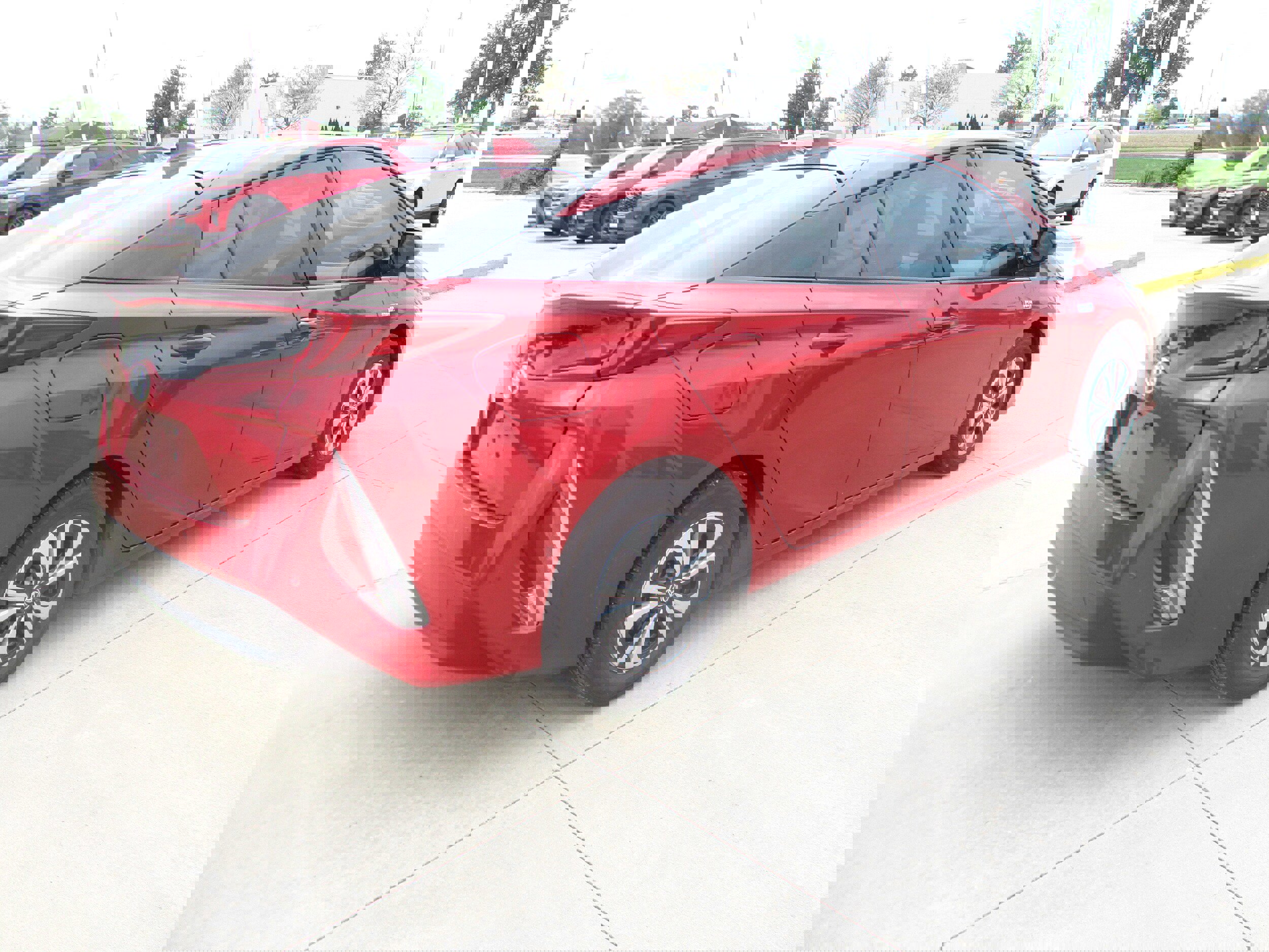 Used 2018 Toyota Prius Prime Advanced w/ Carpet Mat Package FWD image 4