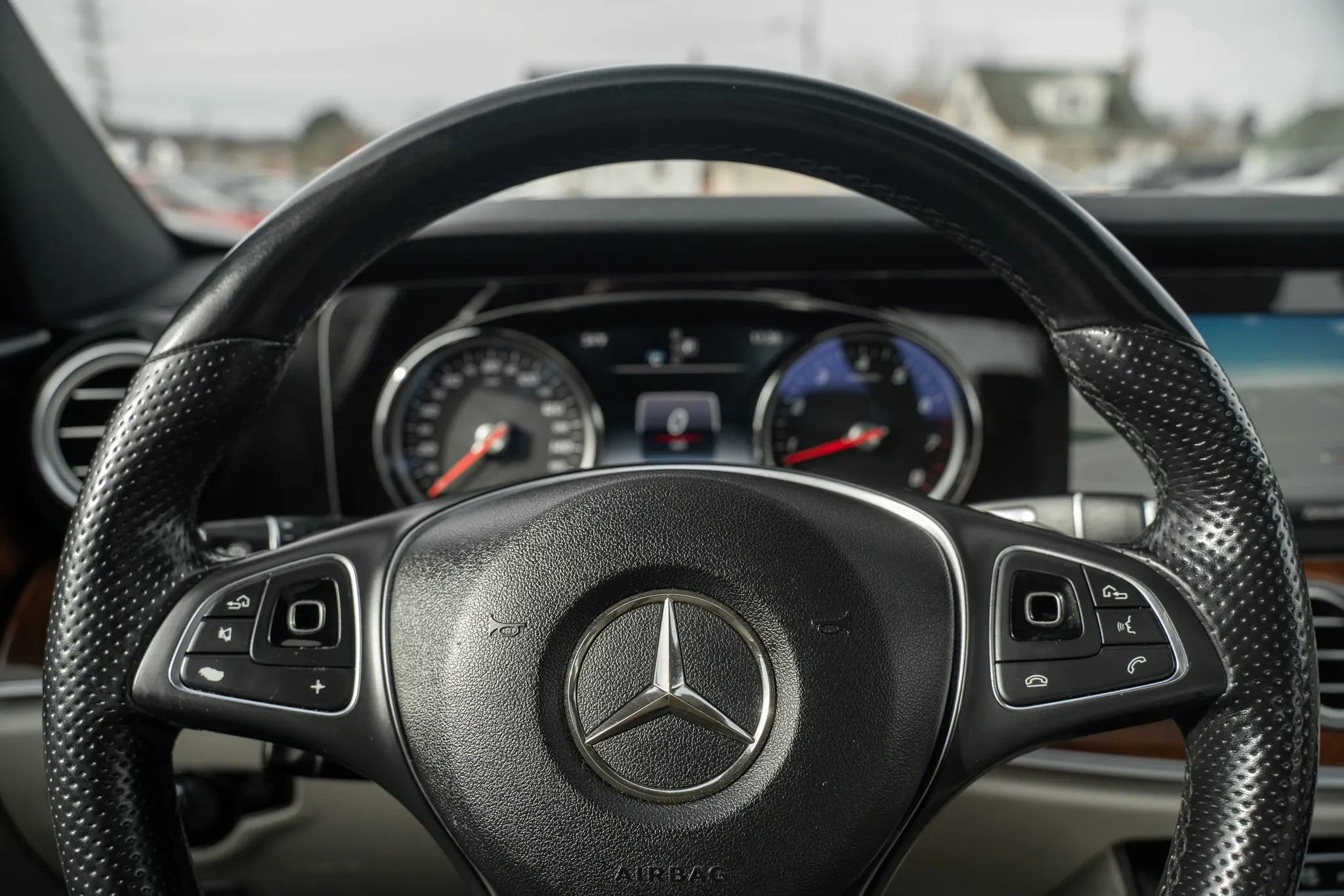 Used 2018 Mercedes-Benz E 300 4MATIC image 19