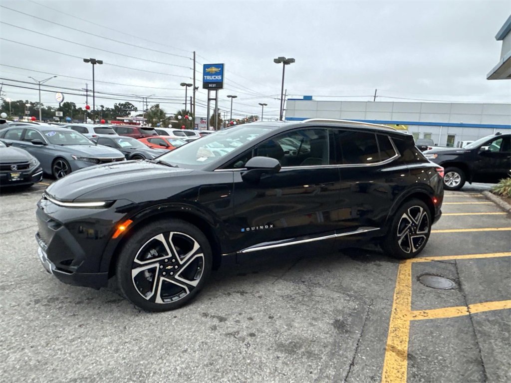 Used 2025 Chevrolet Equinox EV LT w/ Convenience Package II image 4