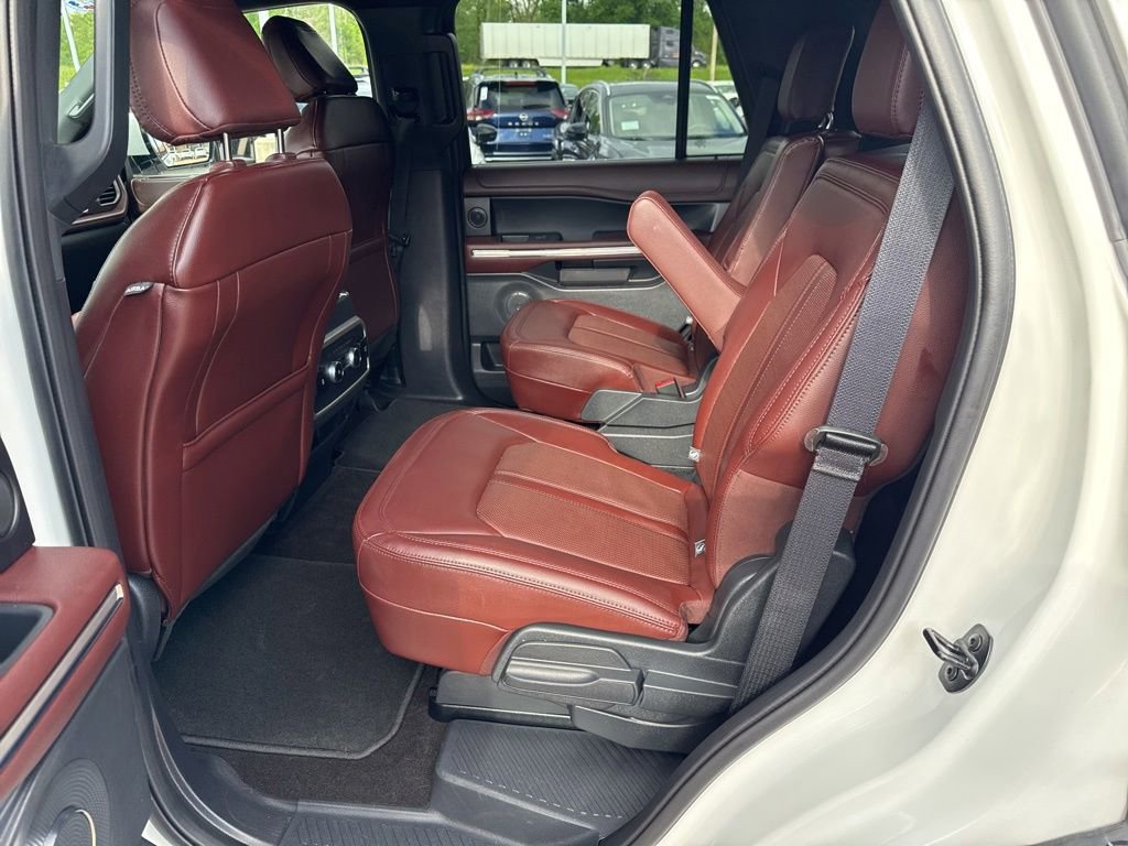Used 2023 Ford Expedition Limited AWD/4WD image 9