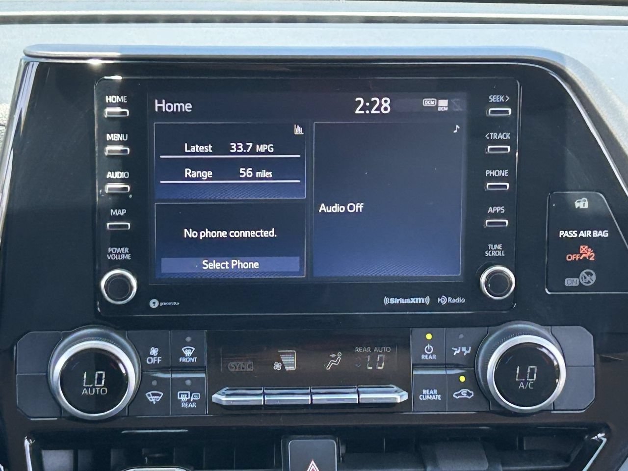 Used 2021 Toyota Highlander LE FWD image 20