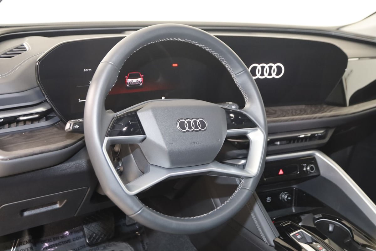 Used 2025 Audi Q5 Premium w/ Convenience Package AWD/4WD image 6
